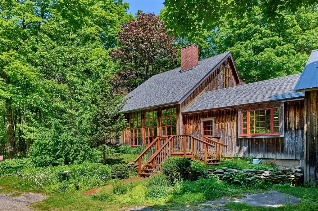 Photo of 102 Chestnut Hill Loop