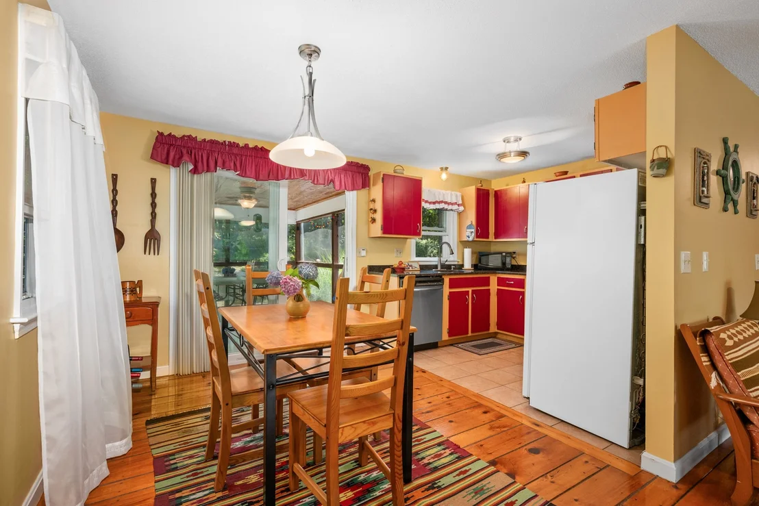 Photo of 937 Harwich Rd