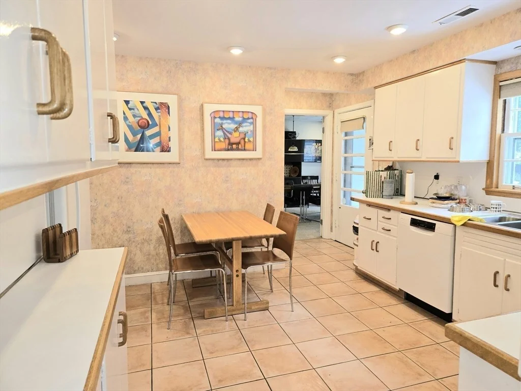 Photo of 140 Paulson Rd