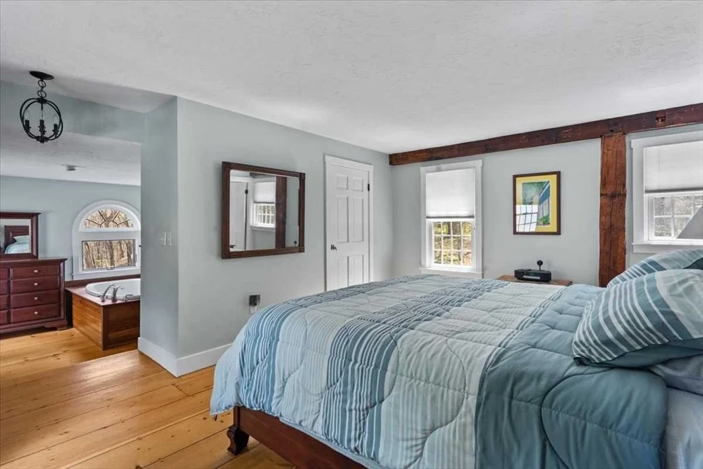 Photo of 9 Bay Path Dr