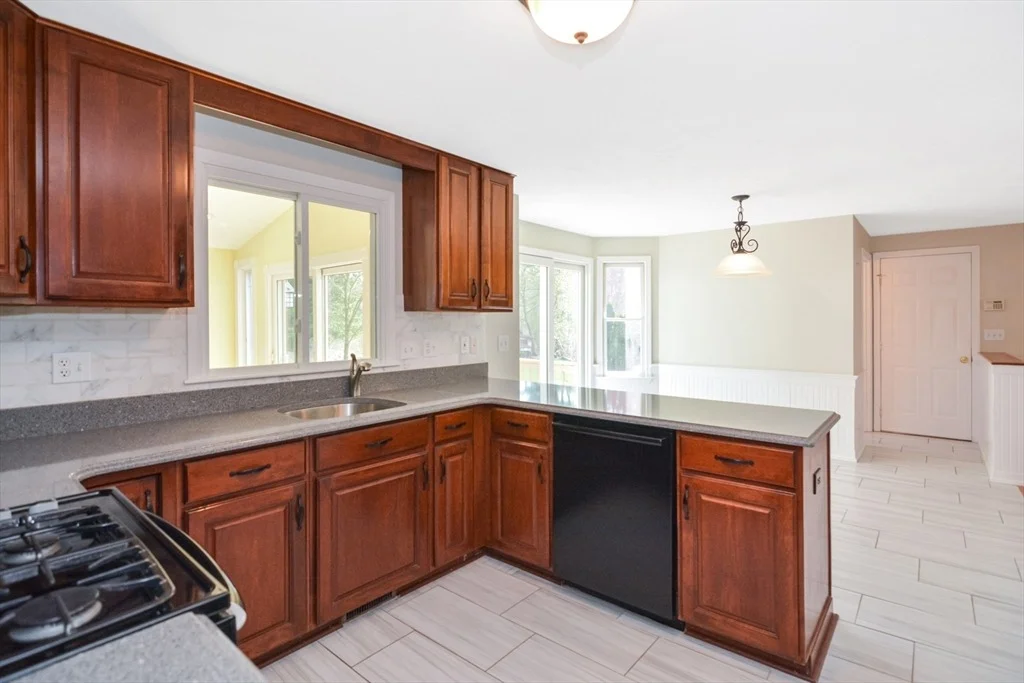 Photo of 34 Laura Ln