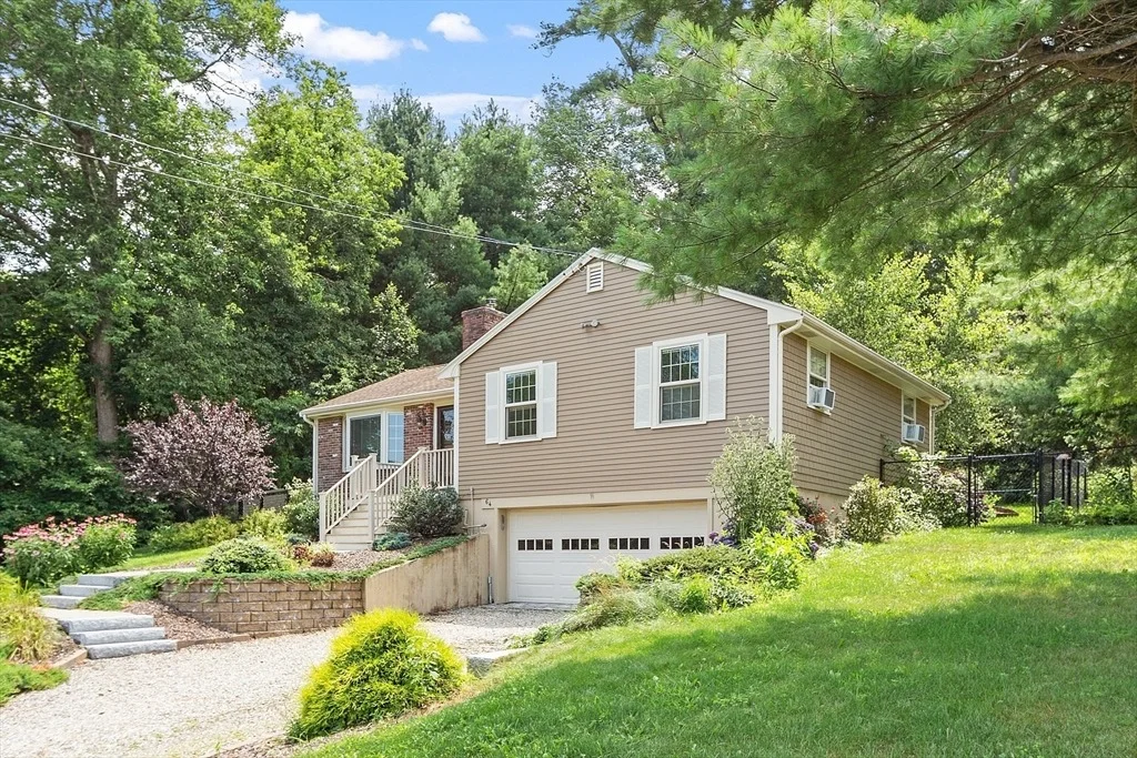 Photo of 64 Carolyn Cir