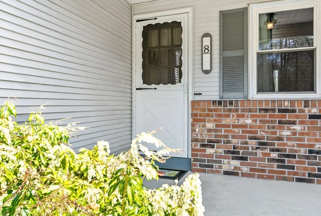 Photo of 8 Jeanne Circle
