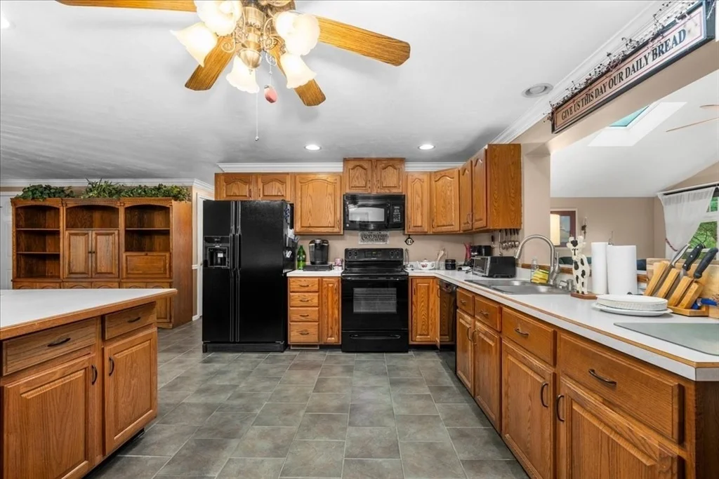 Photo of 11 Riverside Dr
