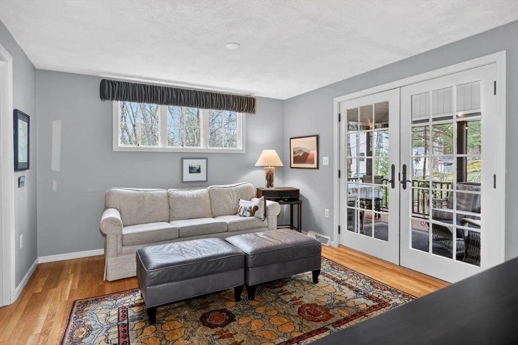 Photo of 10 Davis Rd