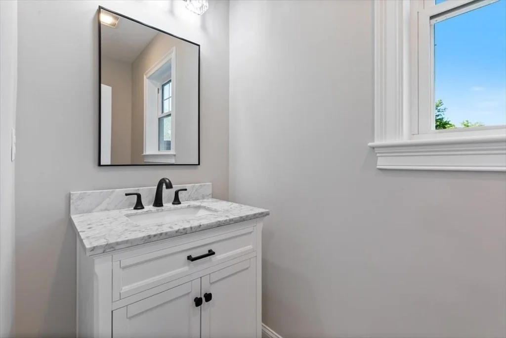 Photo of 150 Nashua Rd
