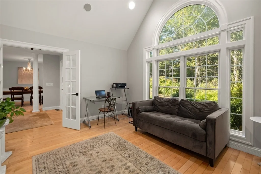 Photo of 27 Turtleback Rd