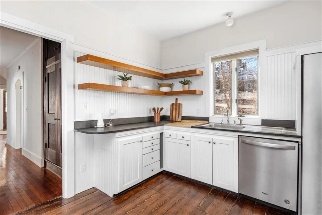 Photo of 55 Whiton Avenue