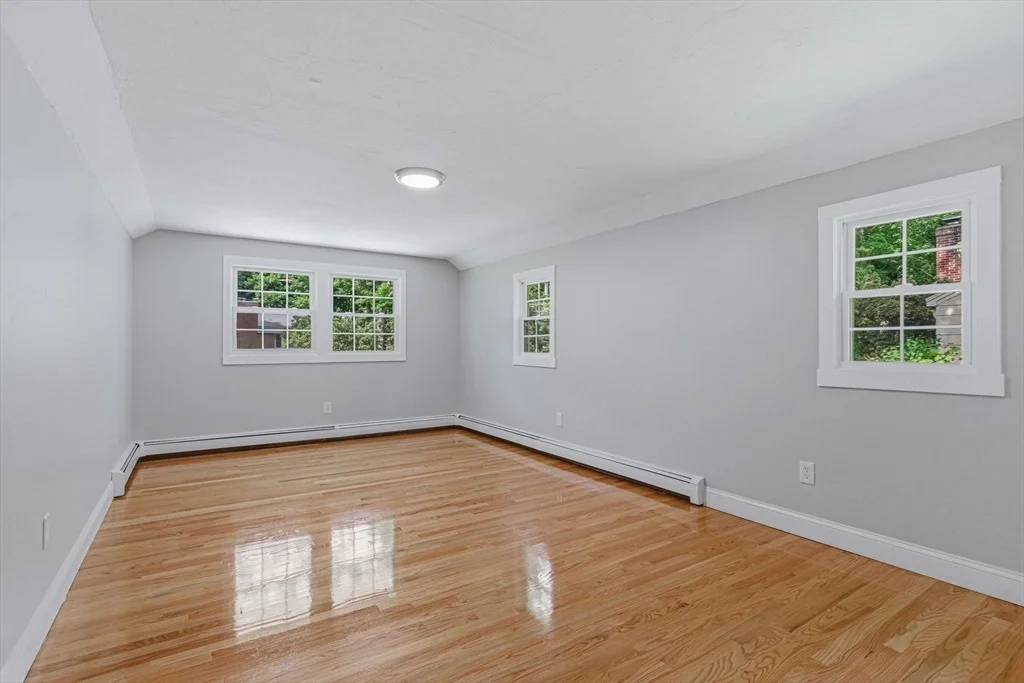 Photo of 95 Circle Dr