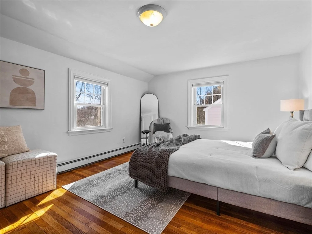 Photo of 40 Chisholm Rd