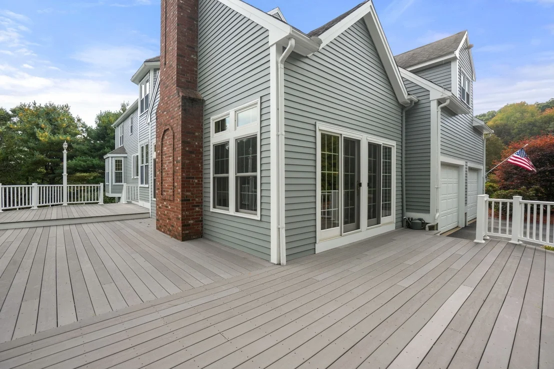 Photo of 9 Fieldstone Dr