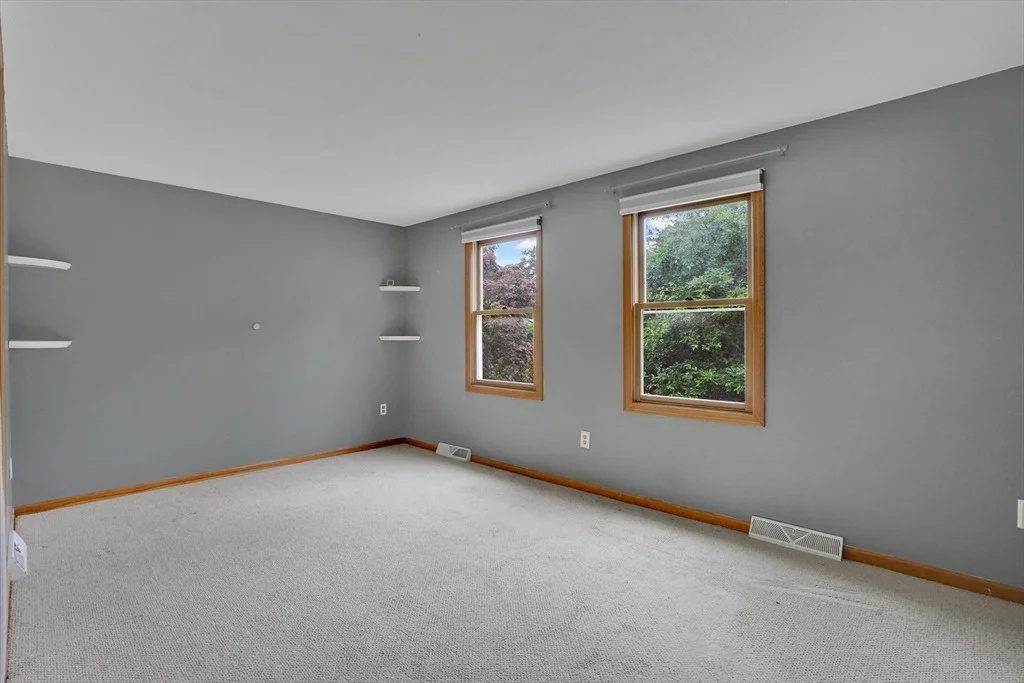 Photo of 61 Caitlin Dr