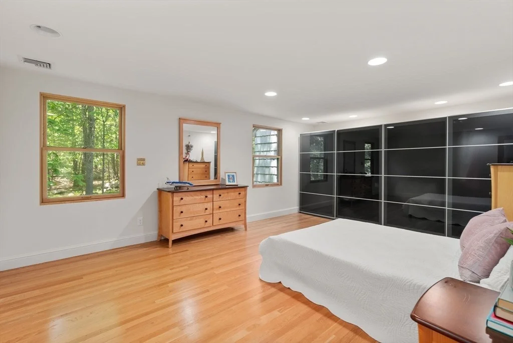 Photo of 169 Hickory Rd