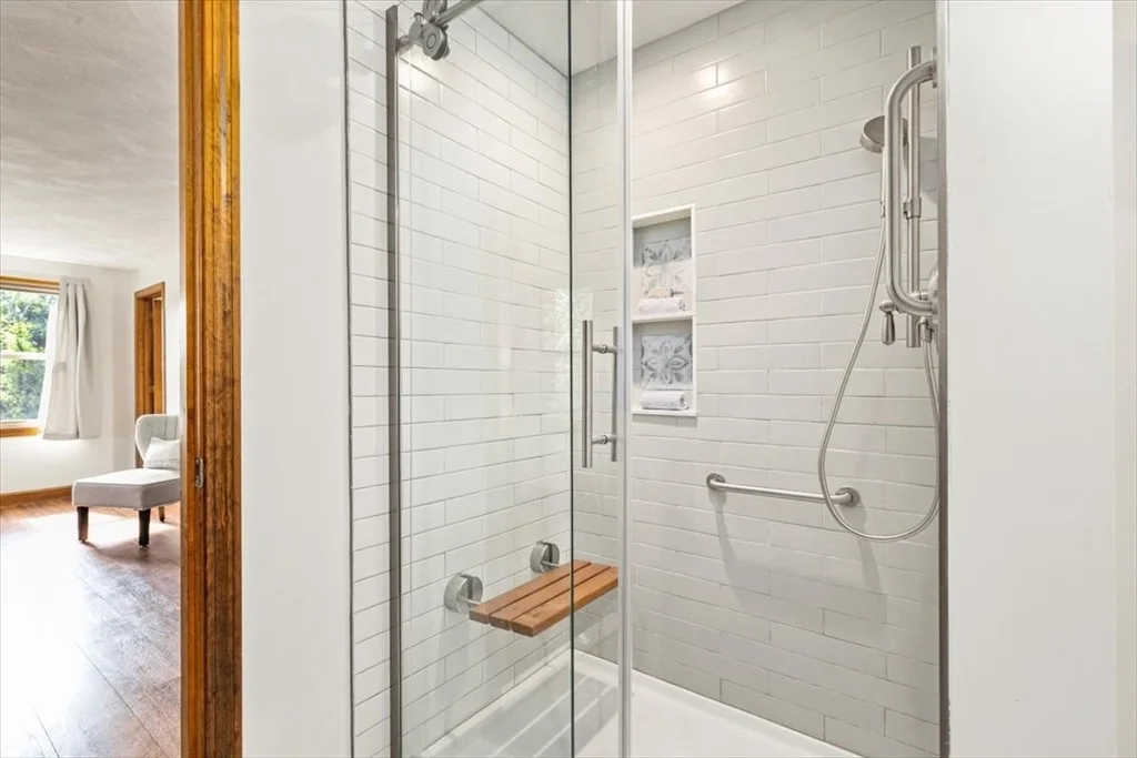 Photo of 480 Sharpners Pond Road