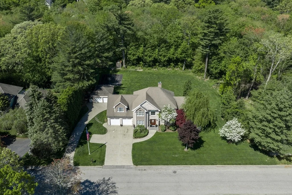 Photo of 11 Bridle Dr