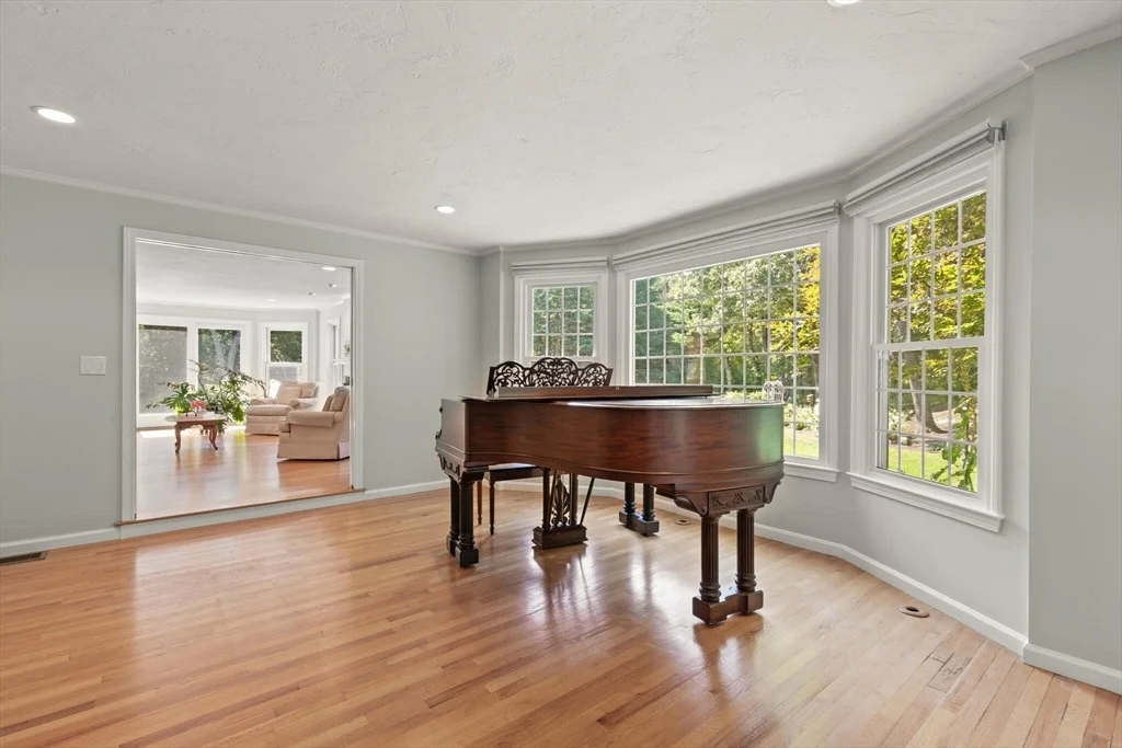 Photo of 9 Bogastow Circle