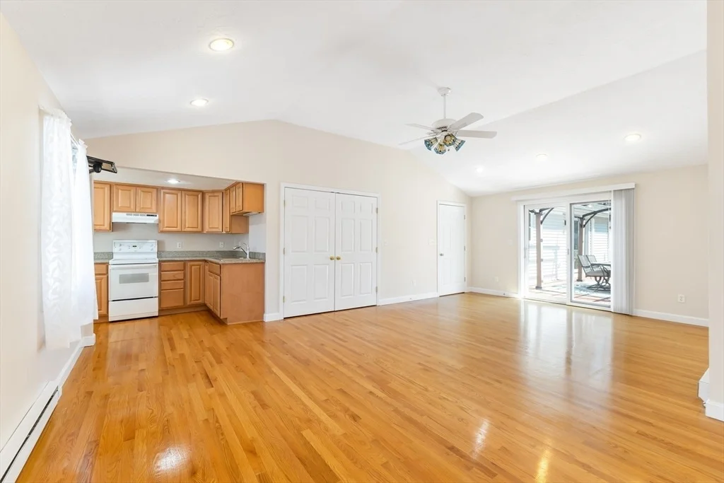Photo of 47 Lakeview Ave