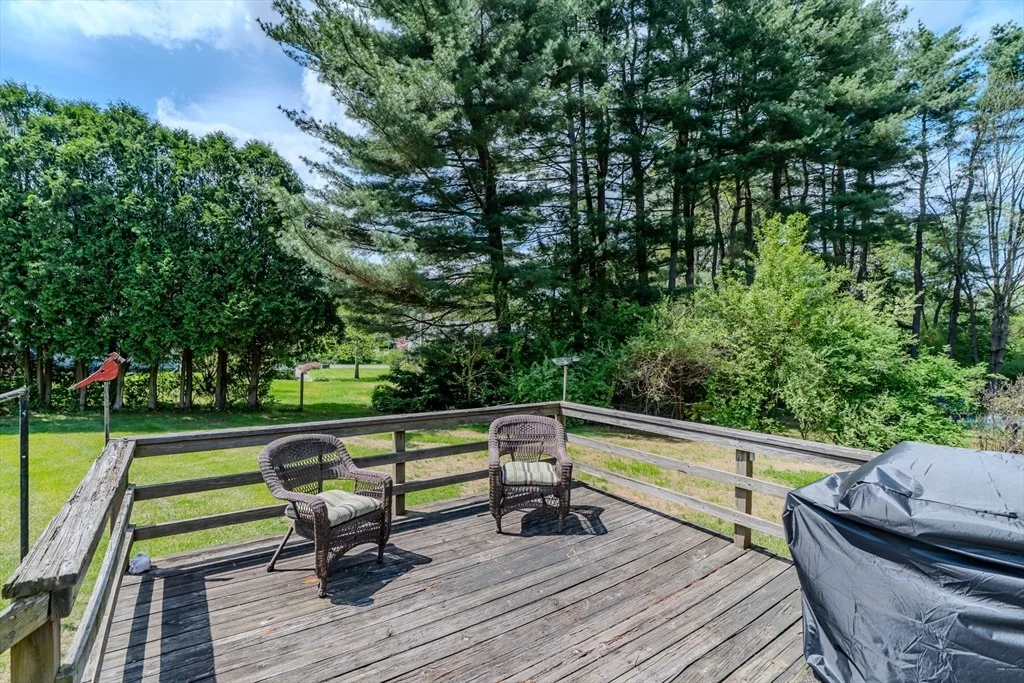 Photo of 8 Meadowbrook Dr