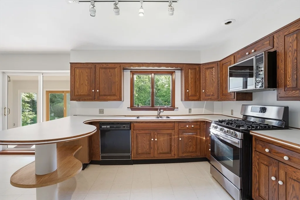 Photo of 106 Bolton Rd