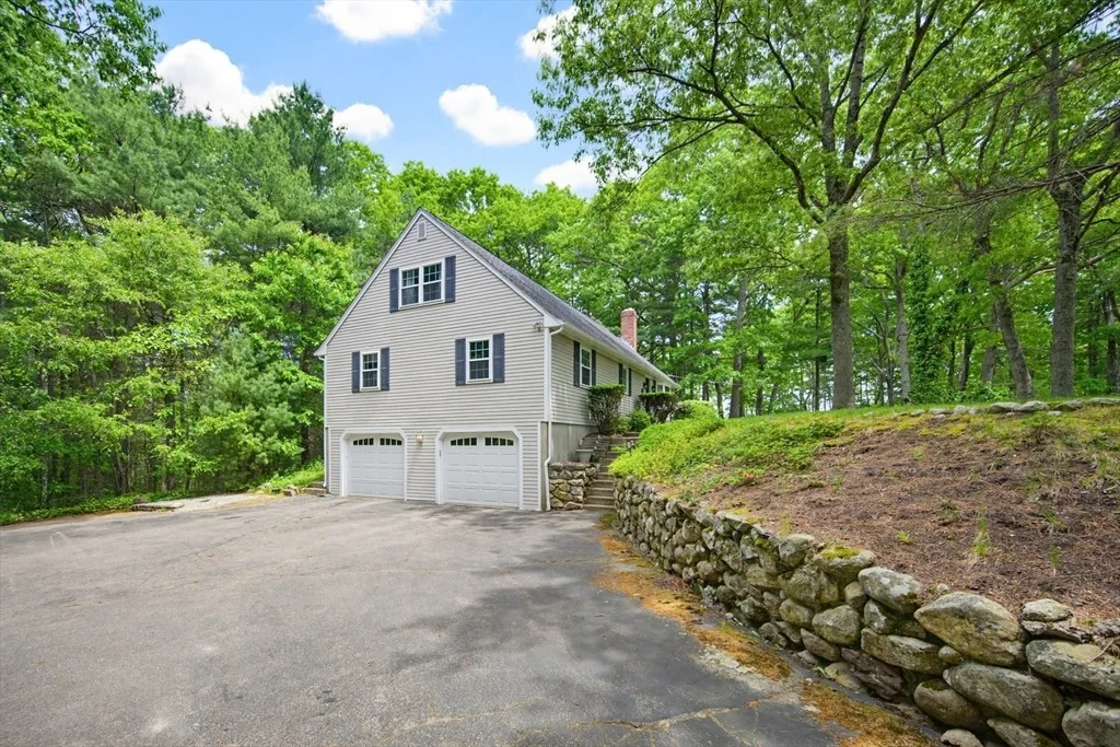 Photo of 77 Oxbow Dr