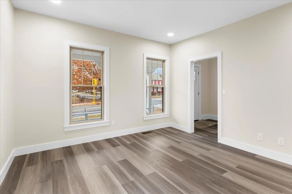 Photo of 123 Bay St
