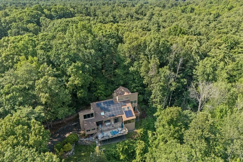 Photo of 7 Hilltop Ln