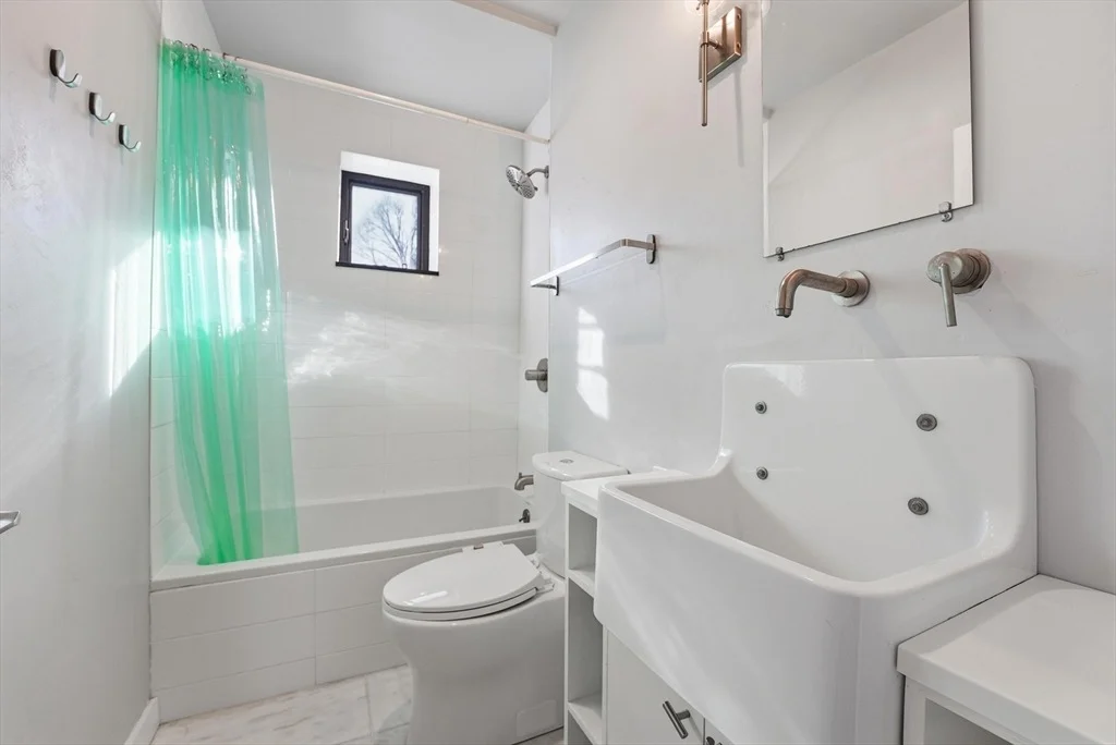 Photo of 2 Juniper St