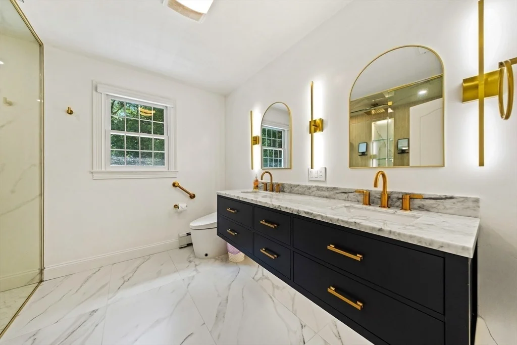 Photo of 10 Morgan Dr