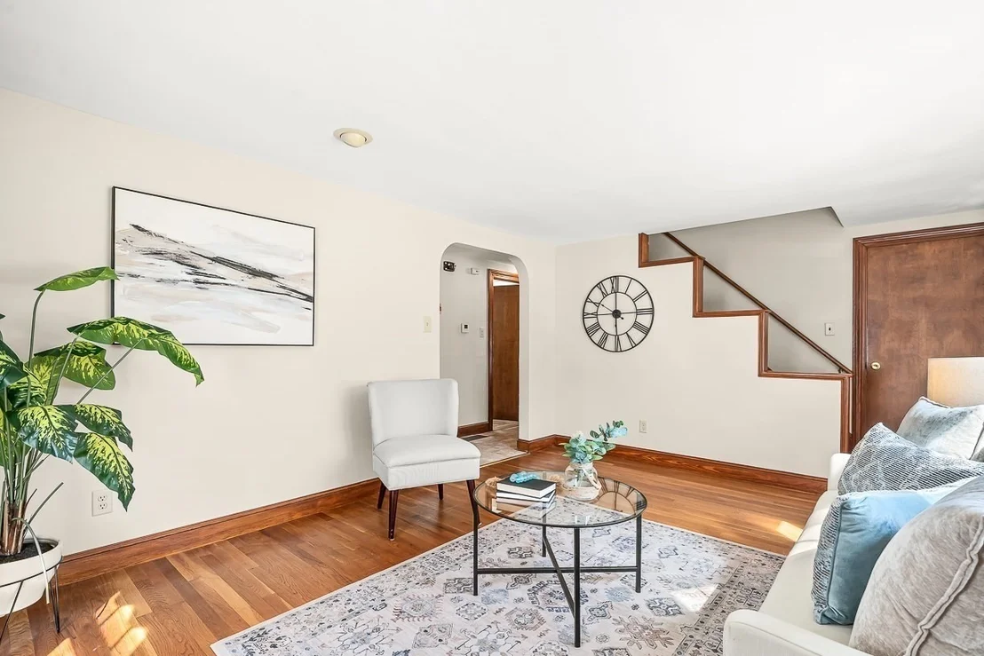 Photo of 12 Leo Ave