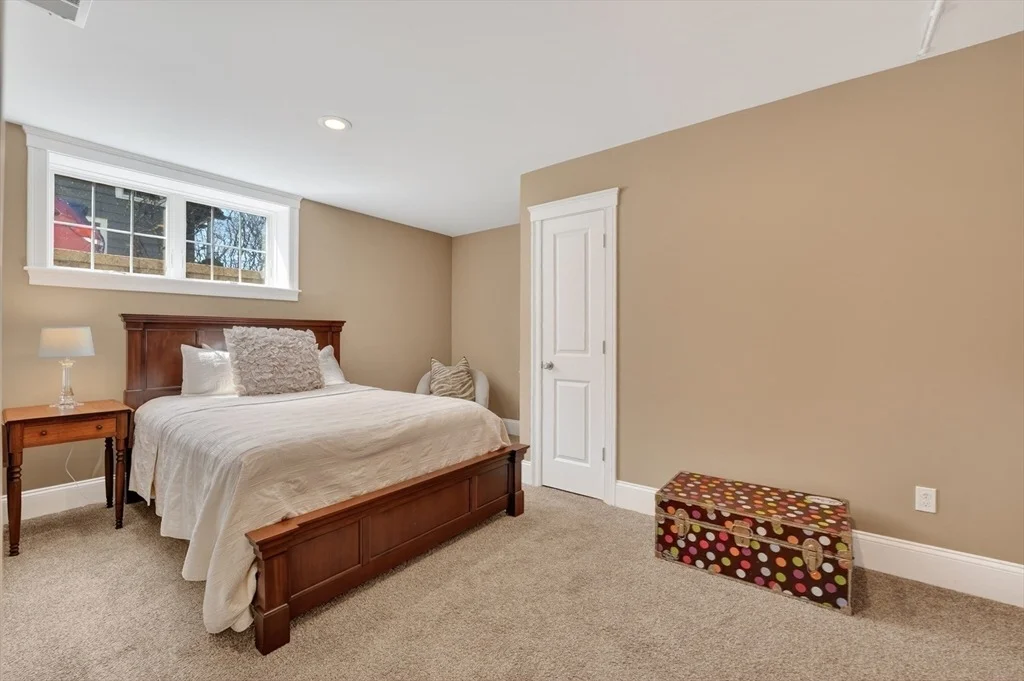 Photo of 176 Melrose Avenue