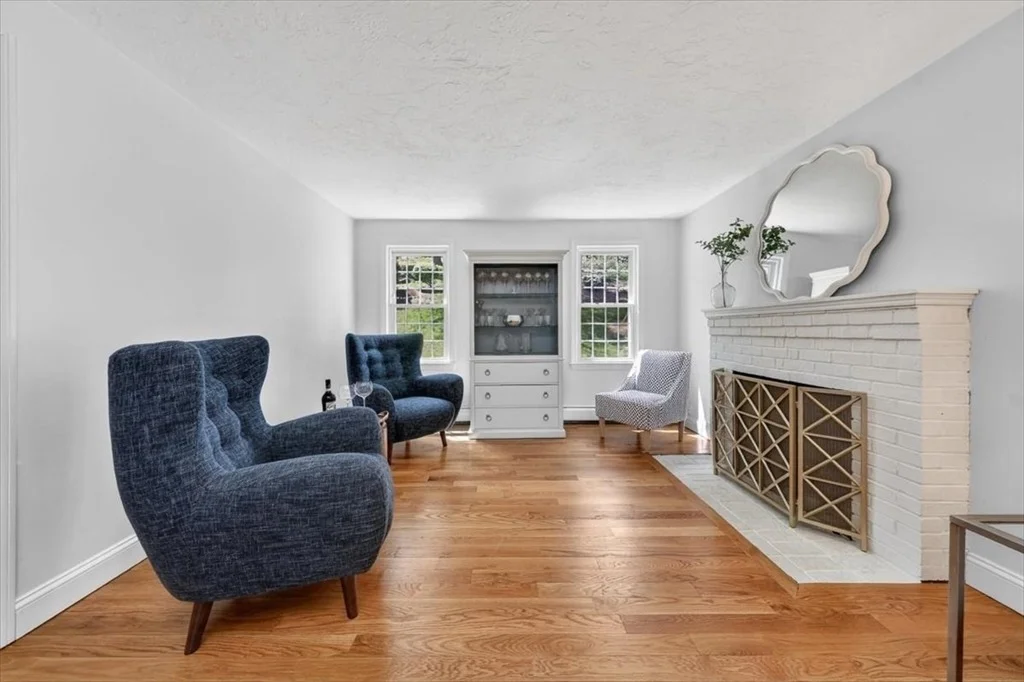 Photo of 60 Oakleaf Dr