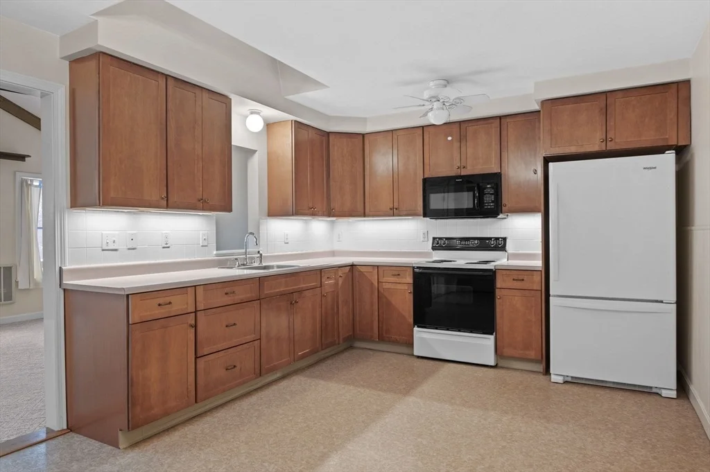 Photo of 90 Topsfield Rd