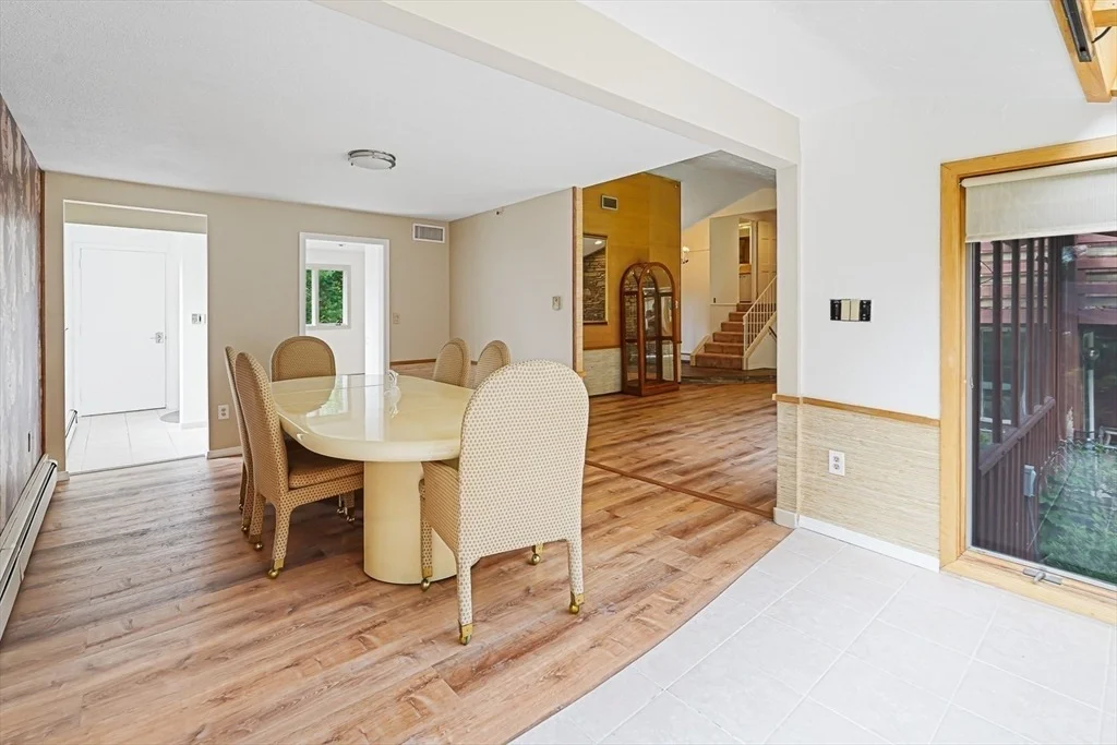 Photo of 17 Crowningshield Dr