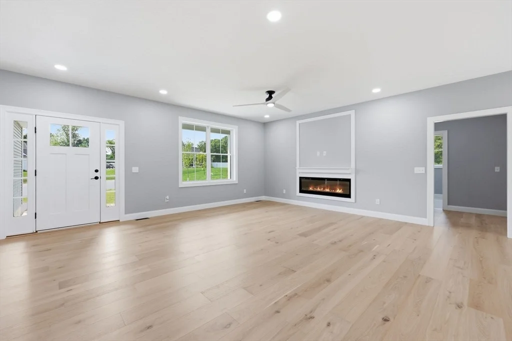 Photo of 17 Silvergrass Ln
