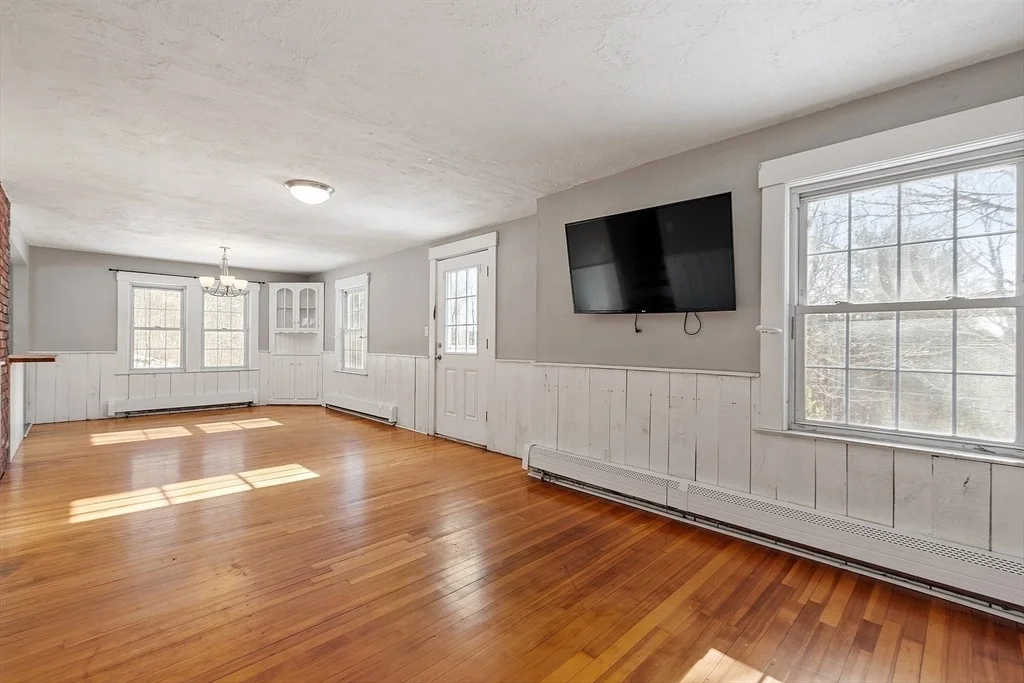 Photo of 594 Betty Spring Rd