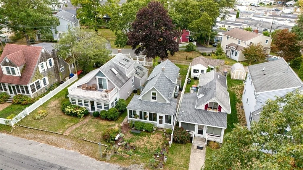 Photo of 10 East Blvd