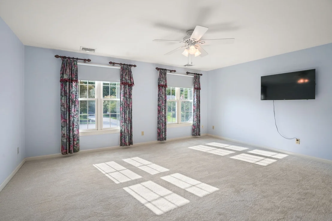 Photo of 9 Fieldstone Dr
