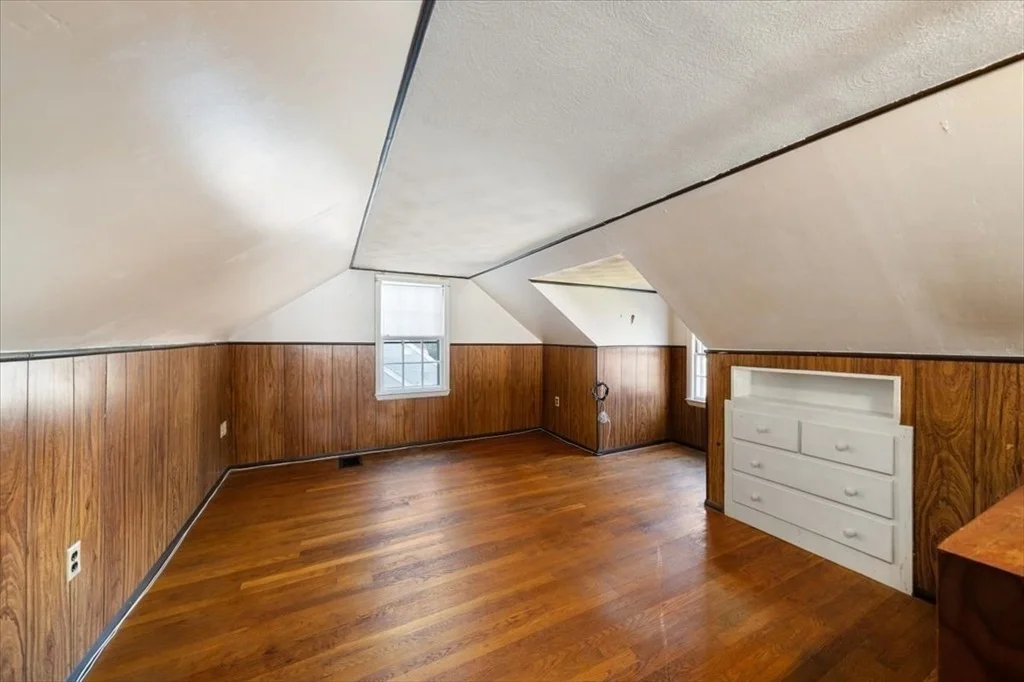Photo of 34 Aberdeen Ave.