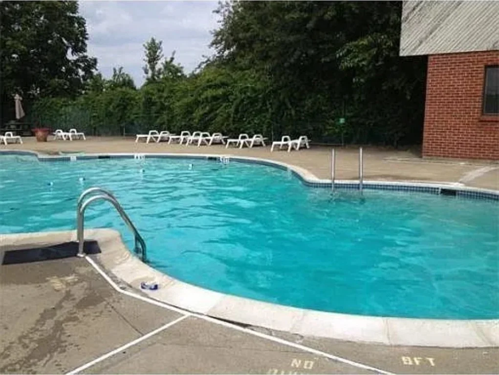 Photo of Unit 21 at 300 Governors Dr