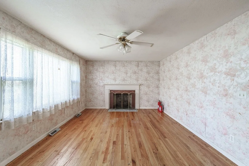 Photo of 183 Brookside Cir