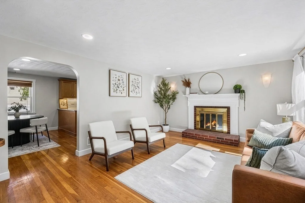 Photo of 7 Puritan Rd