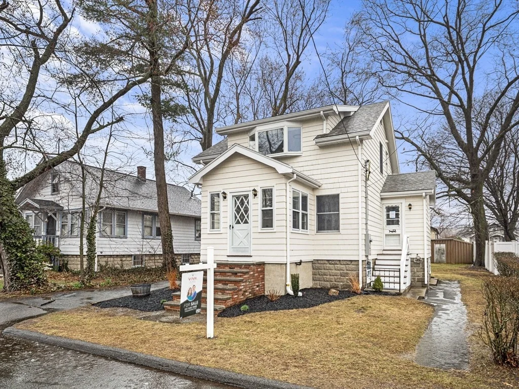 Photo of 13 Dustin St