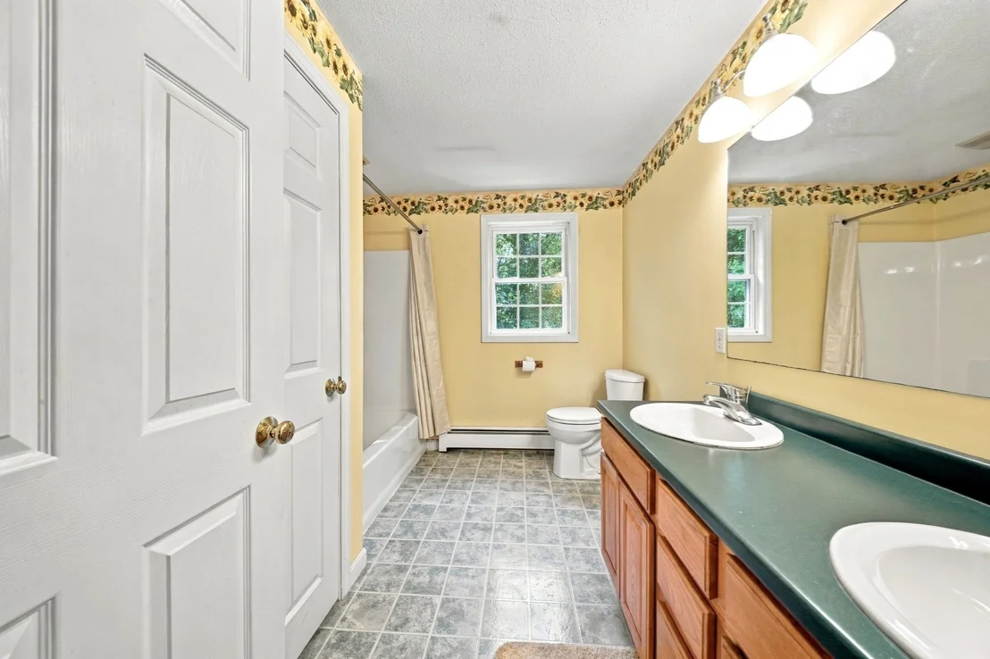 Photo of 43 Wampanoag Dr