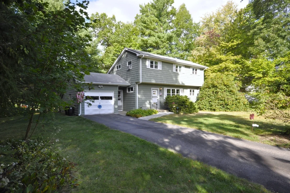Photo of 122 Sunset Dr