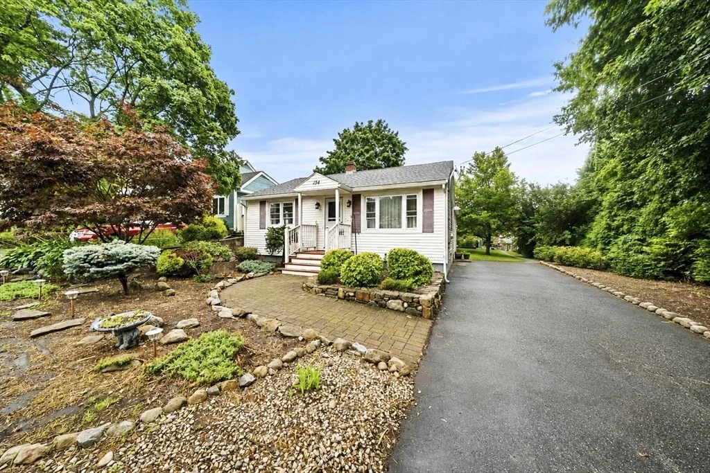 Photo of 134 Marshall Ave