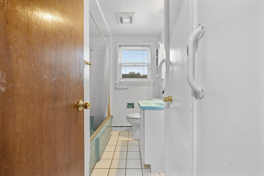 Photo of 18 Sterling Ave