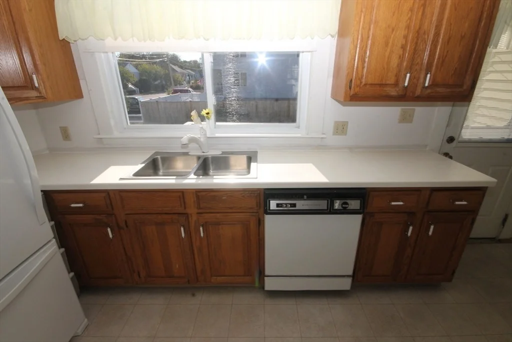 Photo of 105 Warfield Avenue