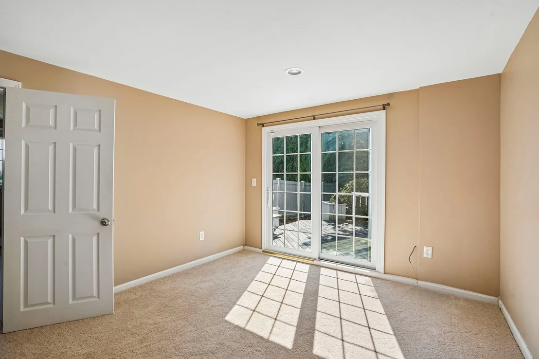 Photo of 7 Nirvana Dr