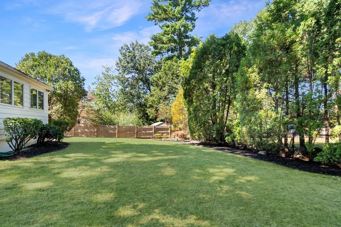 Photo of 39 Robin Rd