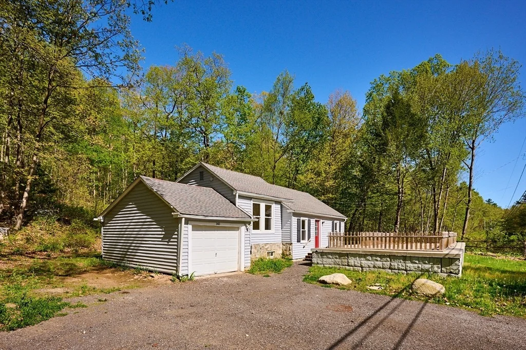 Photo of 140 Amherst Rd